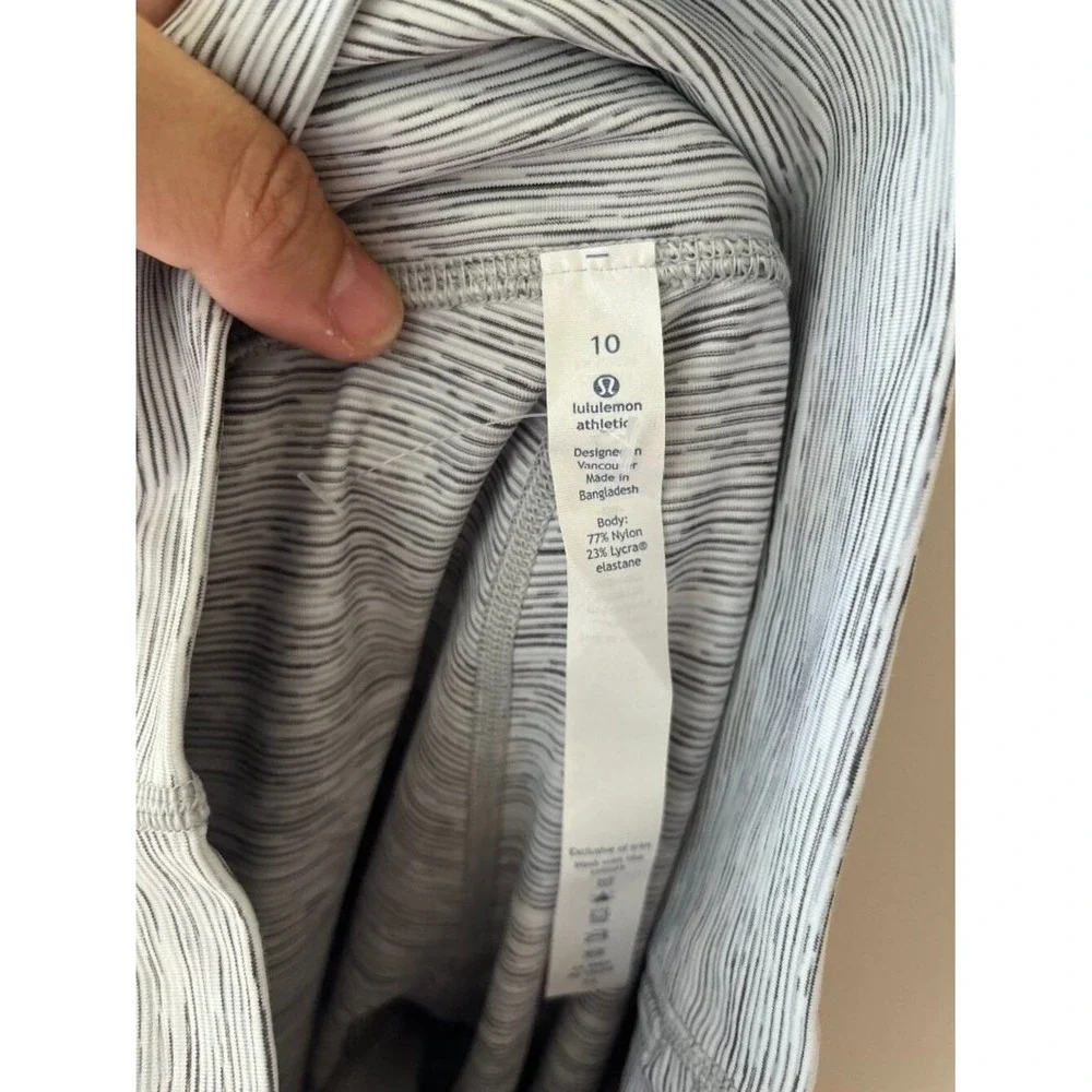 Lululemon Sz 8 Capri Wunder Under Crop Leggings High Rise Pockets Pull On